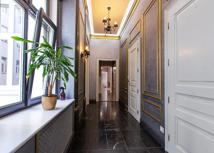 Two-bedroom Haven In The Old Town *