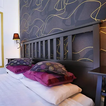 Two-bedroom Haven In The Old Town *