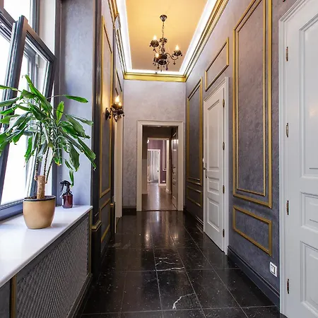 Two-bedroom Haven In The Old Town *