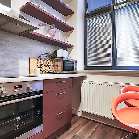 Two-bedroom Haven In The Old Town Apartment Prag