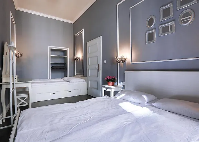 Two-bedroom Haven In The Old Town *