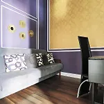 Two-bedroom Haven In The Old Town 公寓