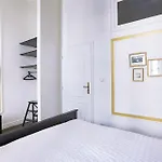 公寓 Two-bedroom Haven In The Old Town