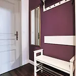 Two-bedroom Haven In The Old Town 公寓