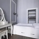 Two-bedroom Haven In The Old Town 公寓 *